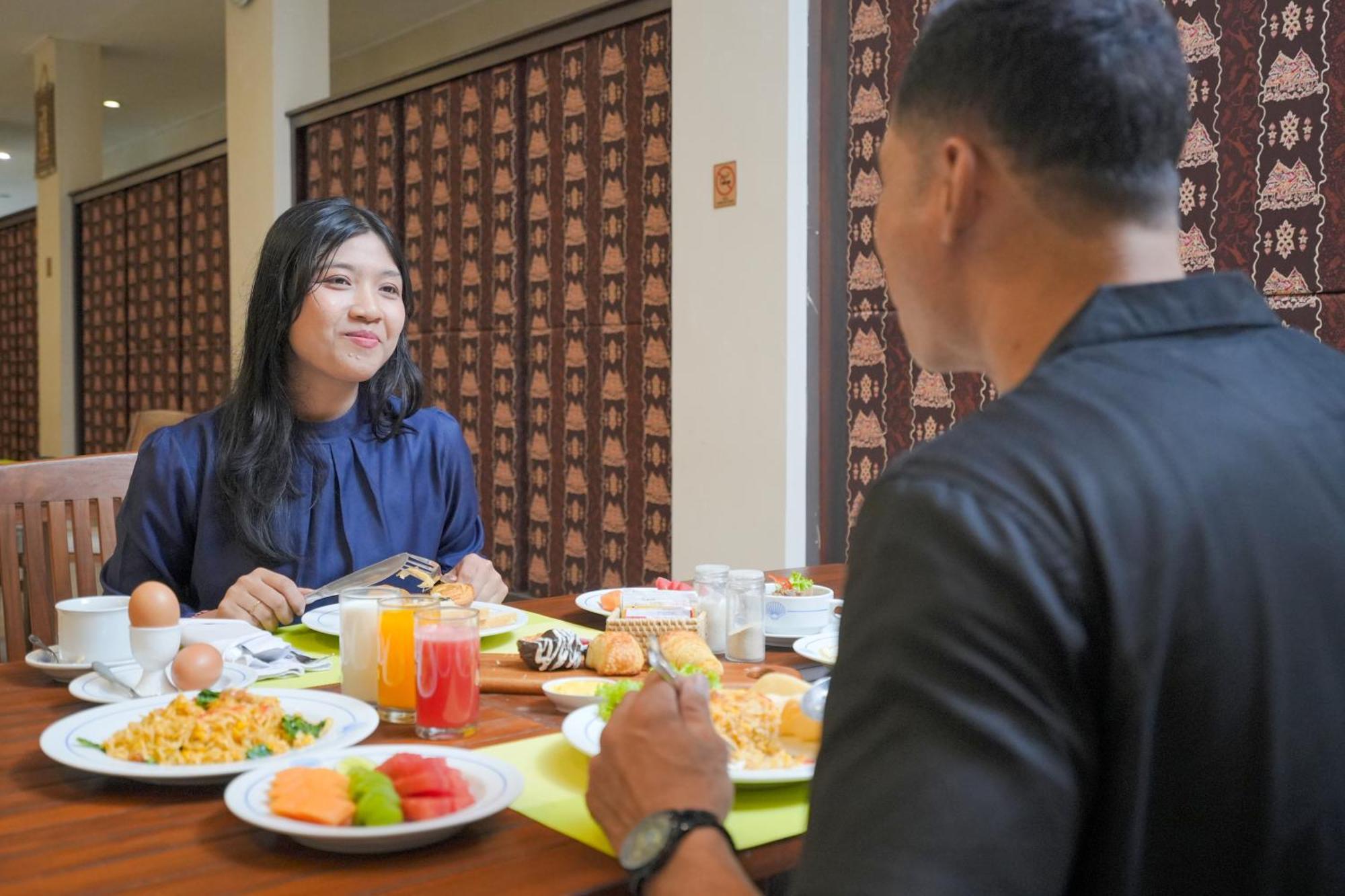 Samawa Transit Hotel Sumbawa Besar Extérieur photo