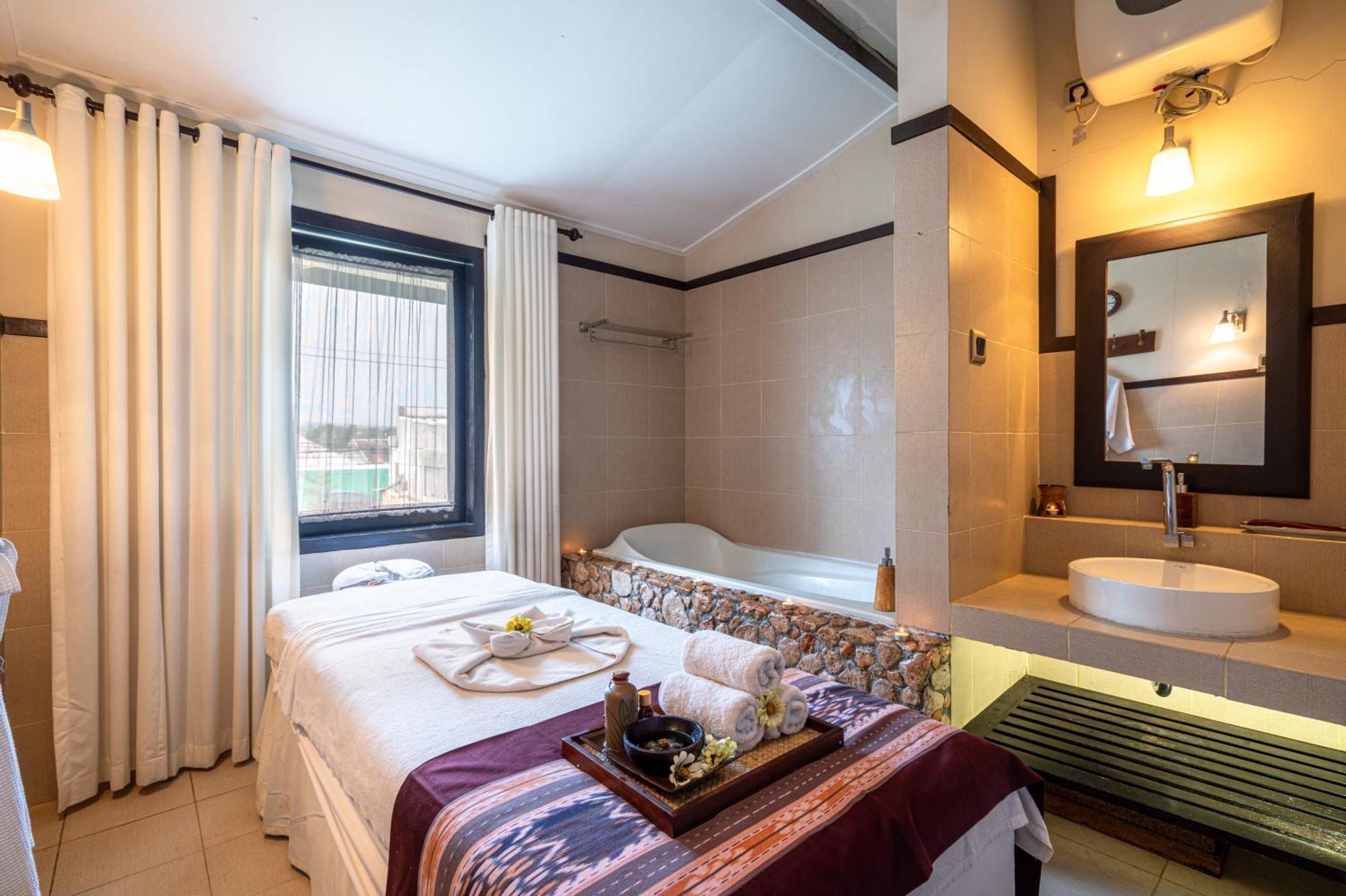 Samawa Transit Hotel Sumbawa Besar Extérieur photo