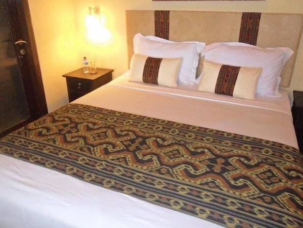 Samawa Transit Hotel Sumbawa Besar Extérieur photo